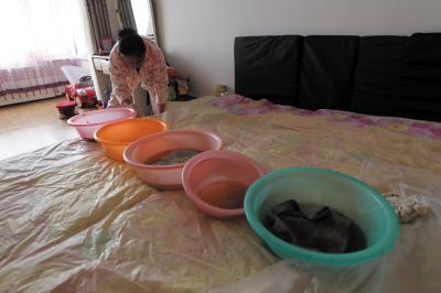 公主岭楼上漏水，住户失联，小区没物管，业主维权难！律师来支招……